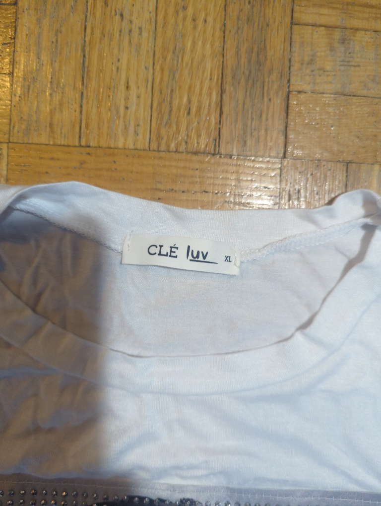 Women's crop top image indicator(3)