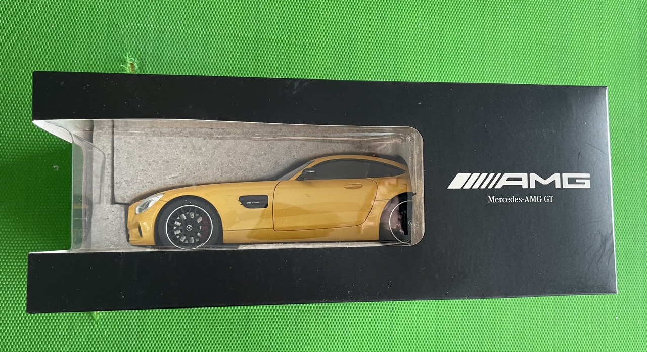 1/18 Dealer Edition Mercedes-Benz Mercedes AMG GT S