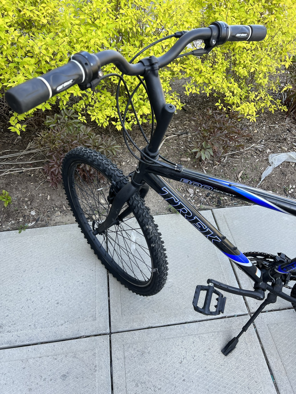 One bike for men and one for women image indicator(7)