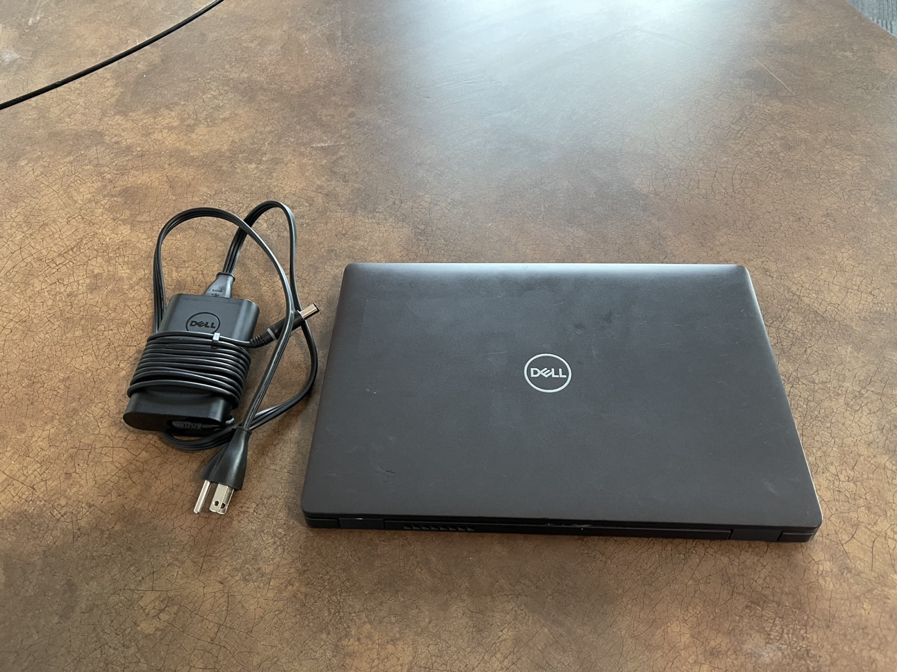 Dell Latitude 5300 Touchscreen Laptop image indicator(9)