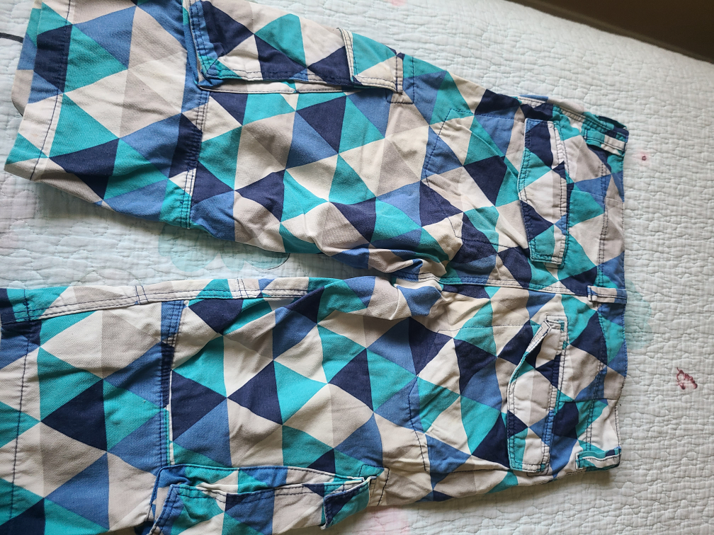 H&M short thumbnail