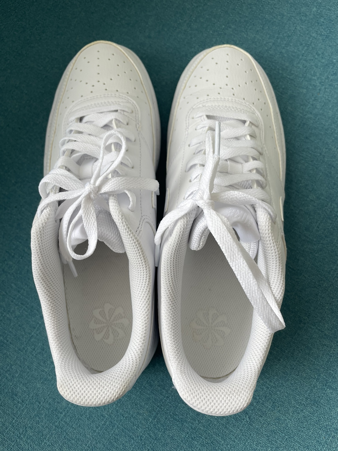 Men’s Nike Shoes - White size 10 - photo 4