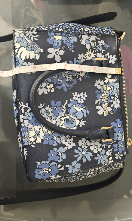 Michael kors Medium Bag image indicator(4)