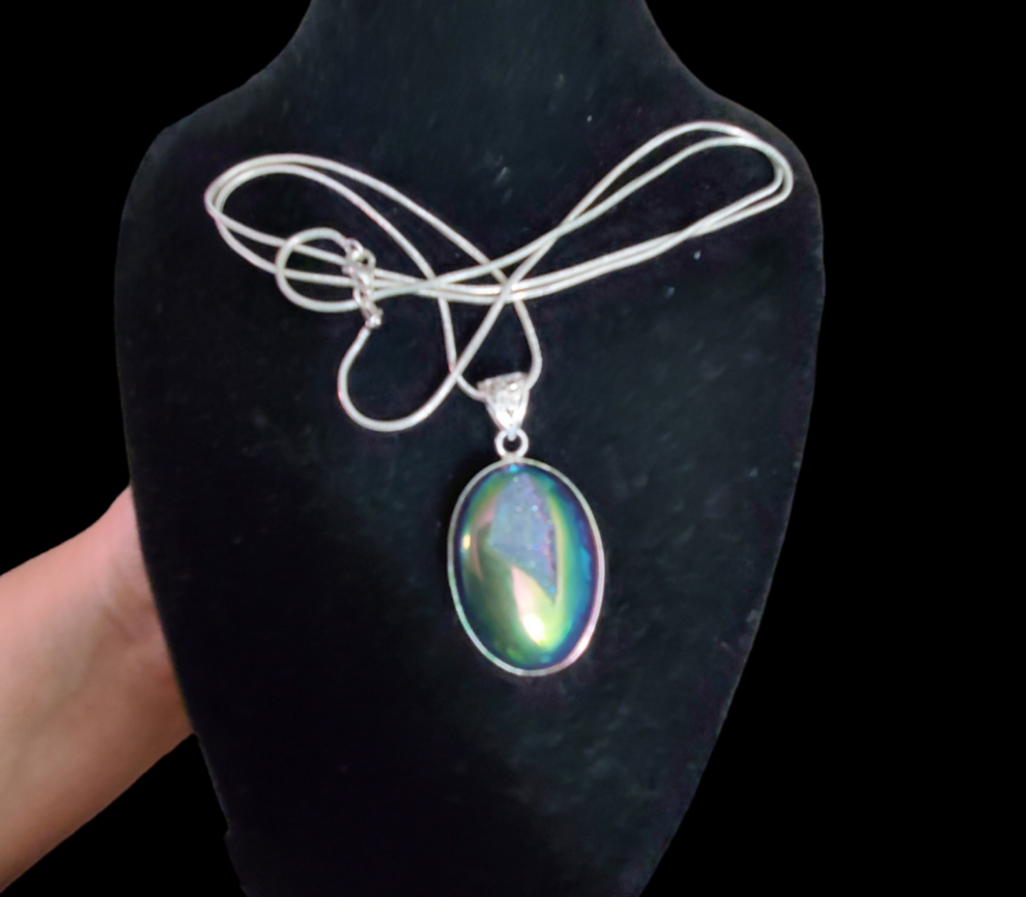 Vtg. Druzy Angel Aurora Quarts image indicator(2)