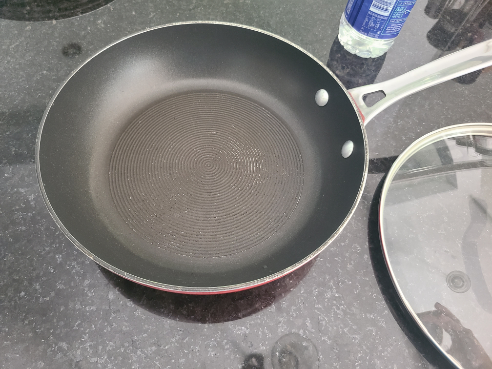 pan and lid very good condition image indicator(6)