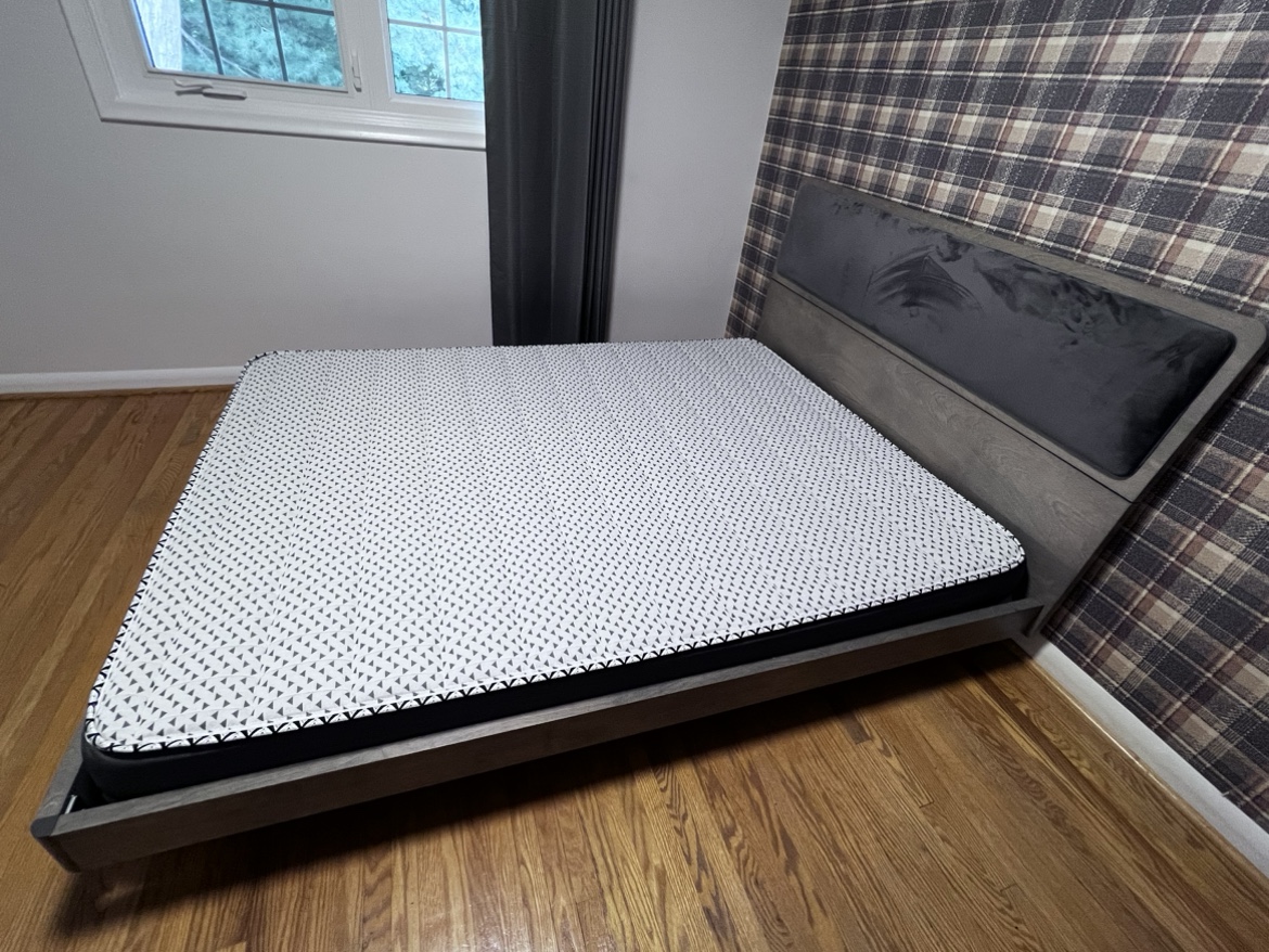 Queen Size Bed from Hudson’s Bay - photo 2