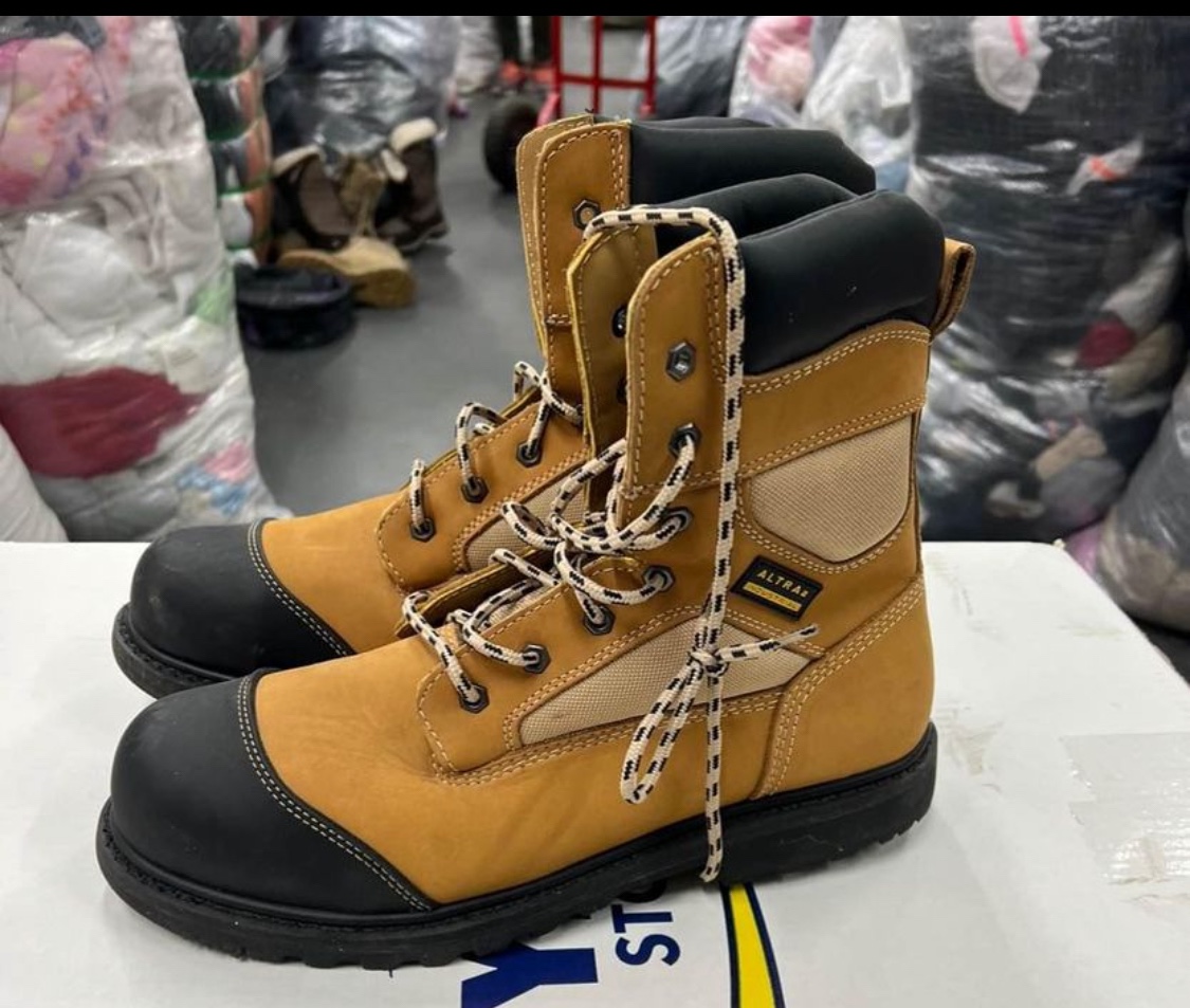 Steel toe boots