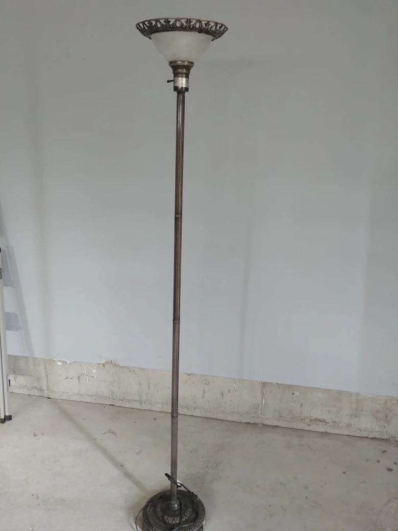 Floor lamp