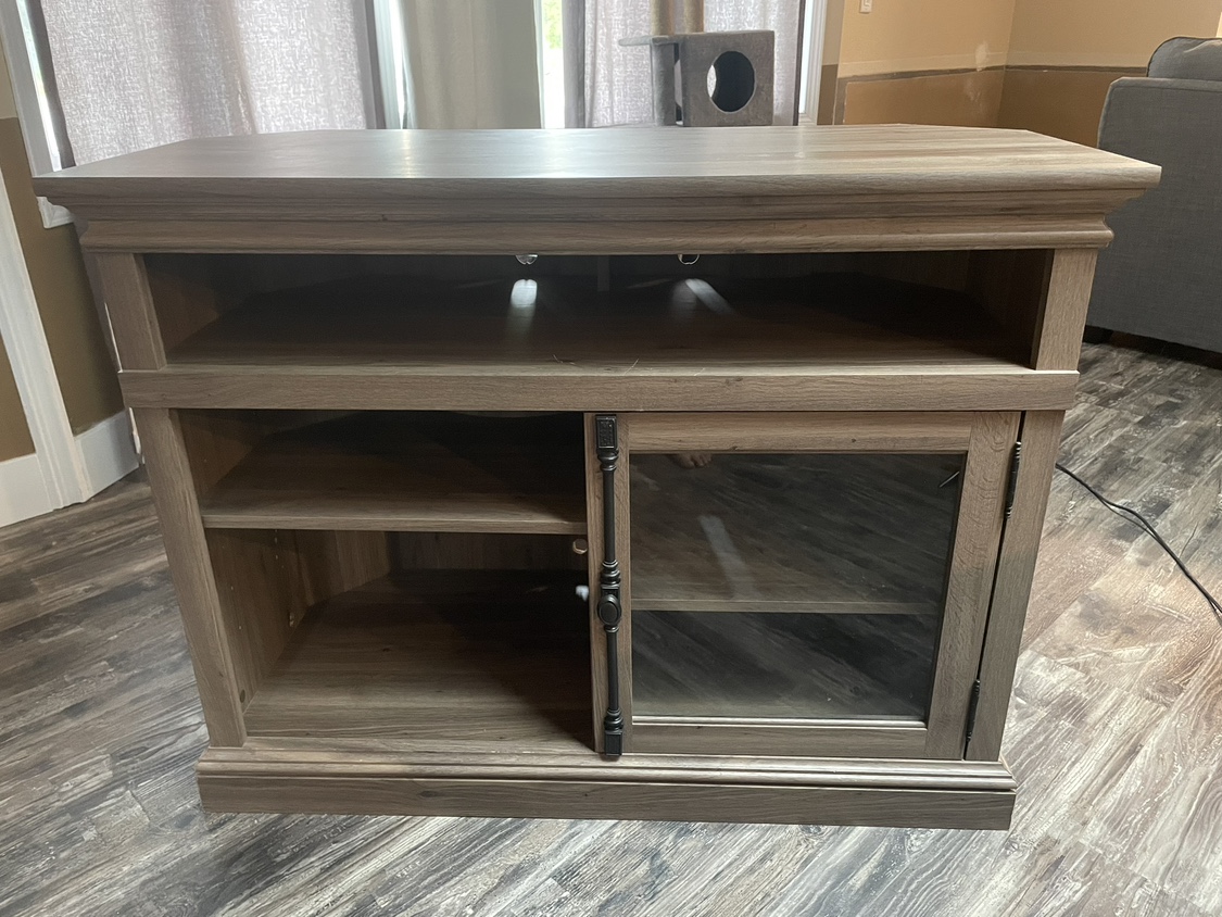 Corner tv stand