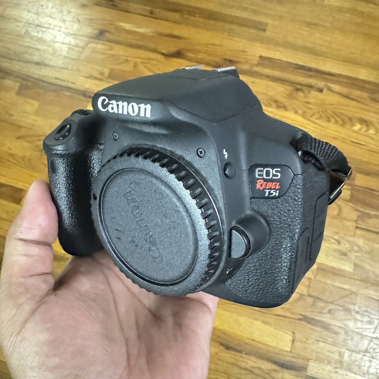 Canon t5i body only - photo 4