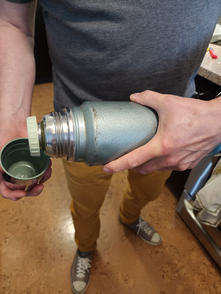 Vintage Stanley (Aladdin) vaccuum Thermos image indicator(3)