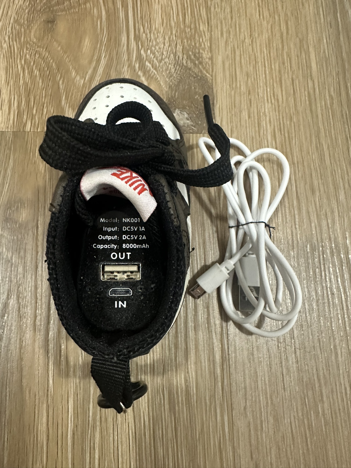 Air Jordan 1 Travis Scott Portable Charger - Excellent Condition - photo 4