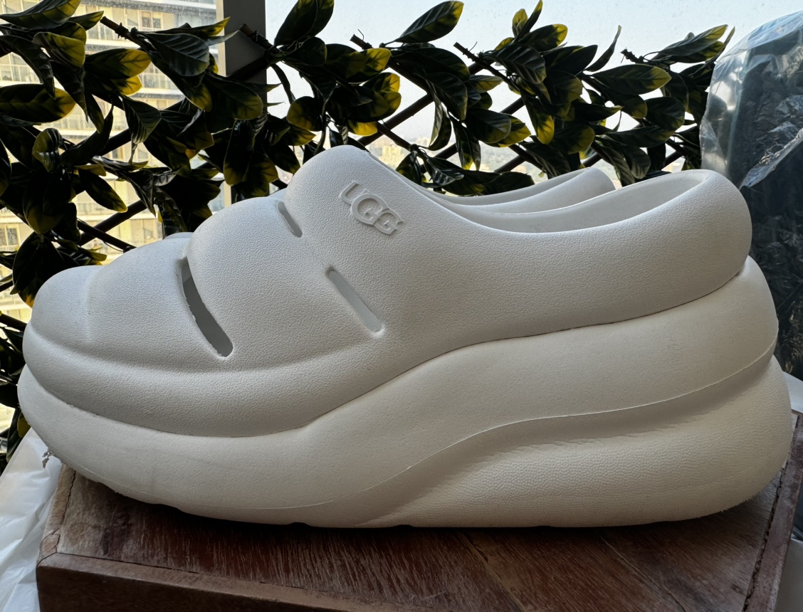 UGG Sport Yeah Clog in White, size 7 - photo 2
