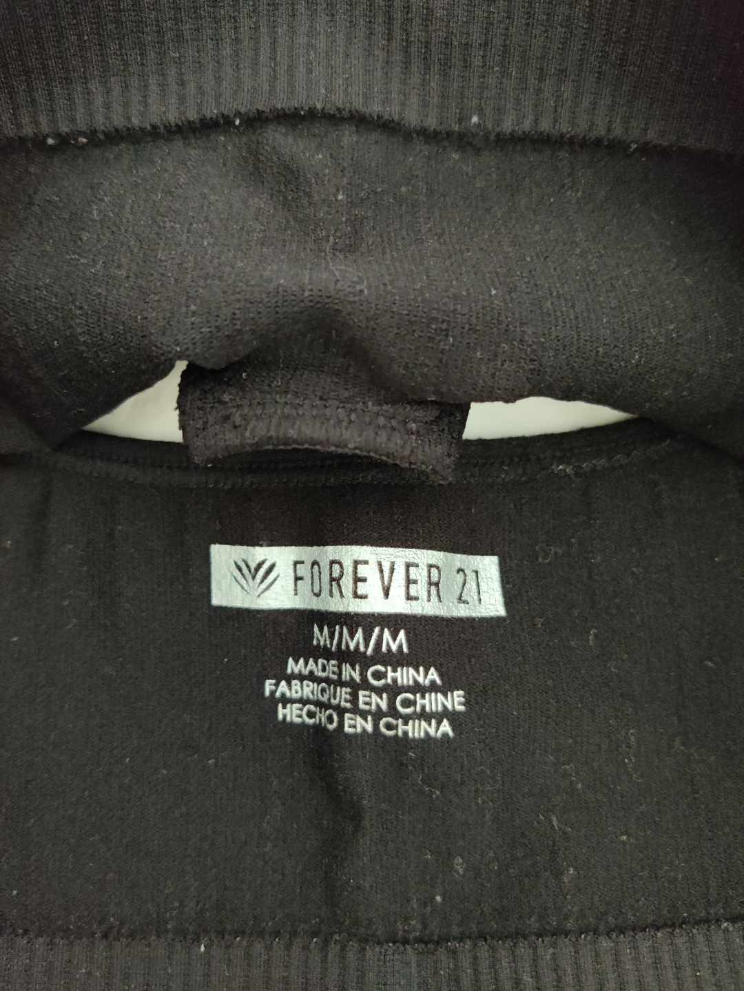 Forever 21 black cropped camisole image indicator(3)