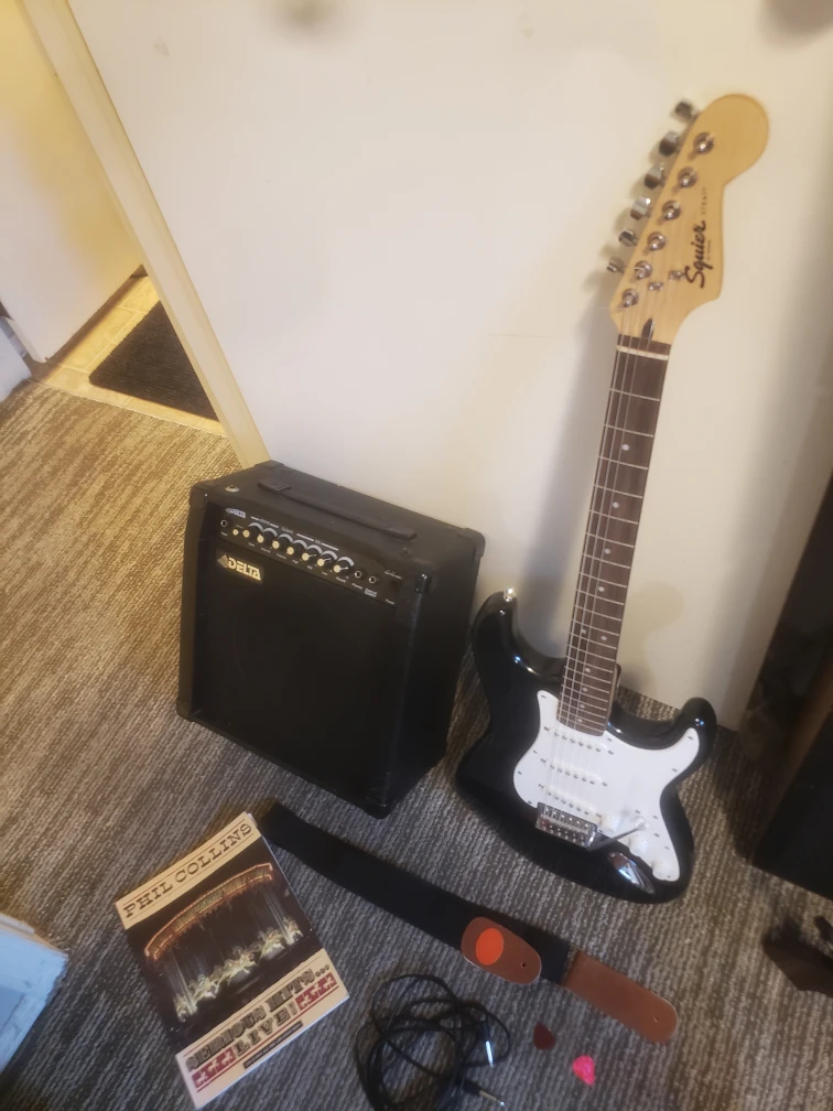 Fender Squier Package All You Need to Play. Great Cond