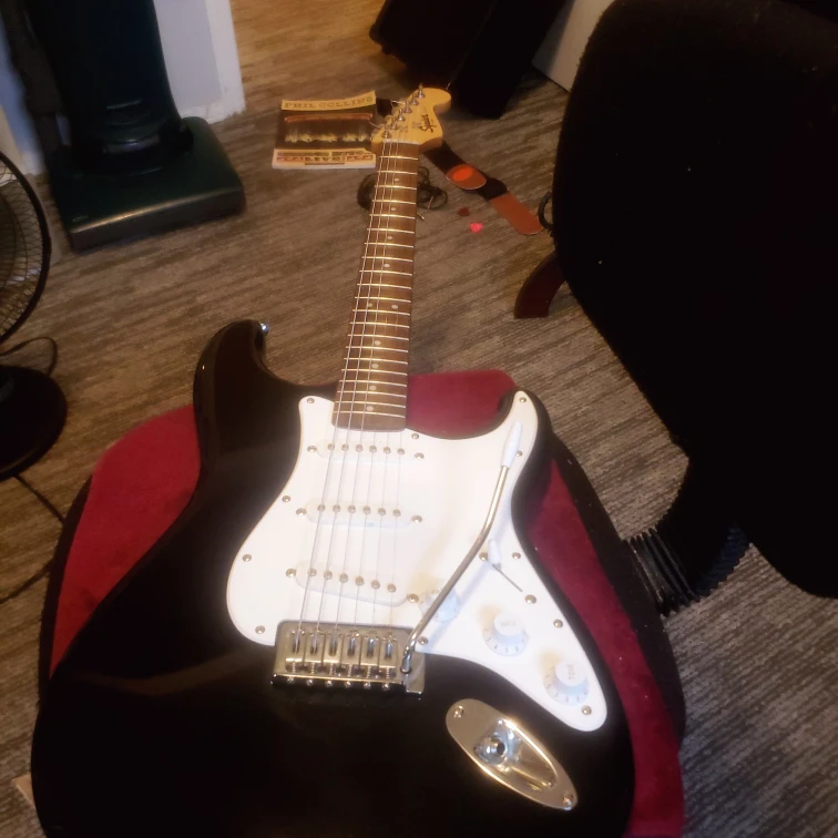 Fender Squier Package All You Need to Play. Great Cond - photo 5