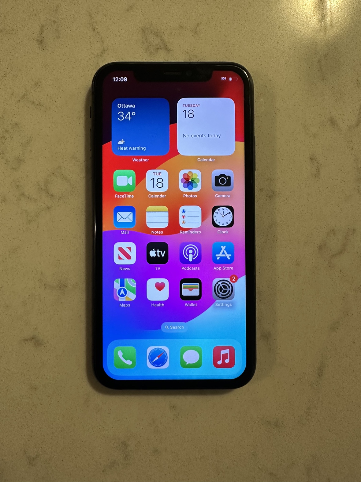 IPHONE 11 64GB UNLOCKED 9/10 CONDITION $250 FIRM thumbnail