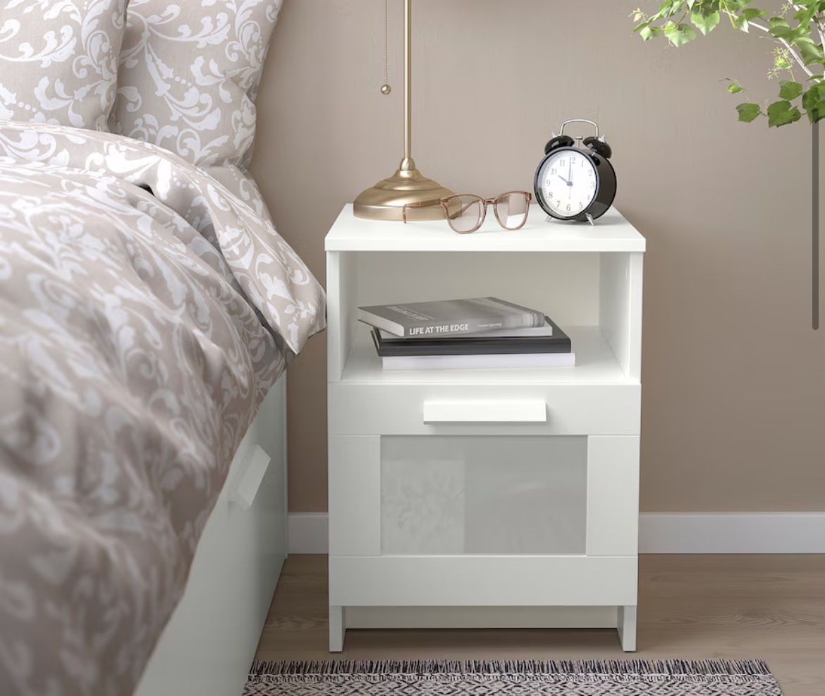 White nightstand - photo 2