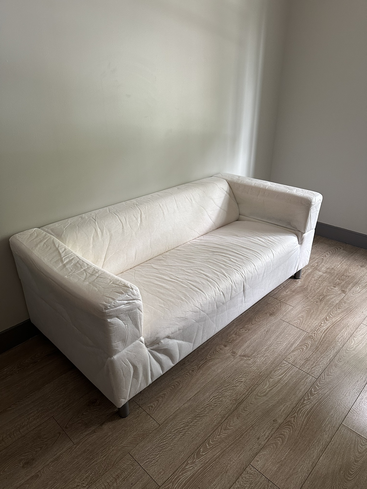 SALE: KLIPPAN sofa | red & white - photo 5