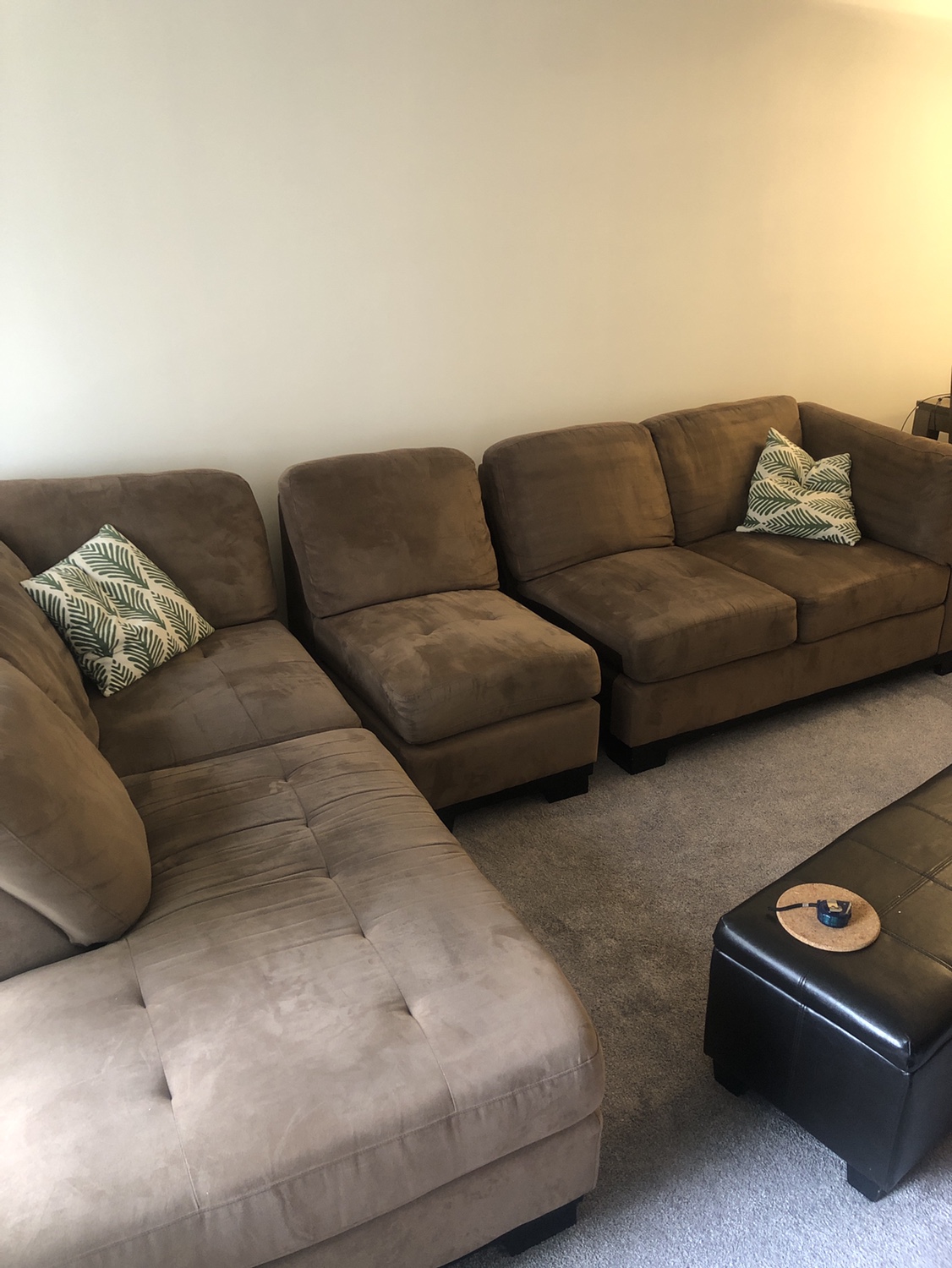 Couch (sectional) - photo 4