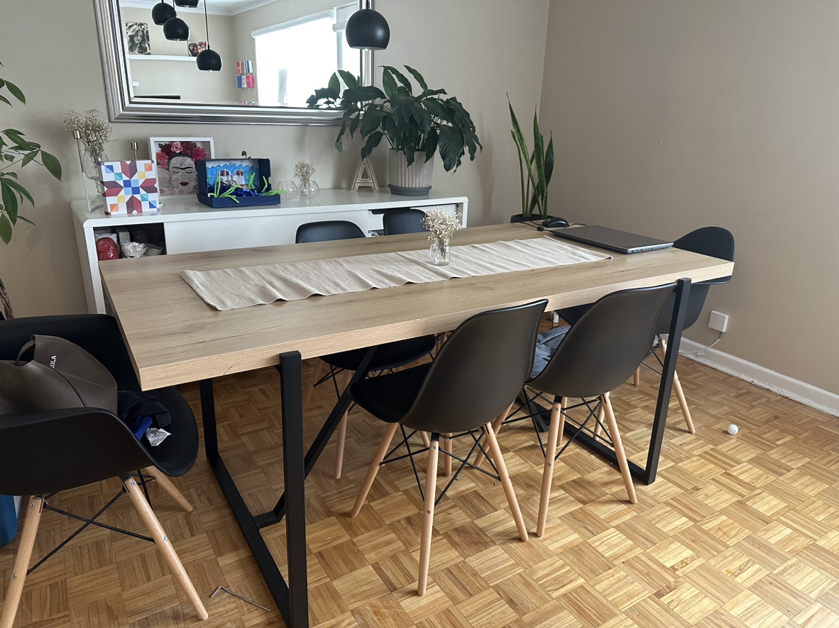 Structube Dinning table with 6 chairs