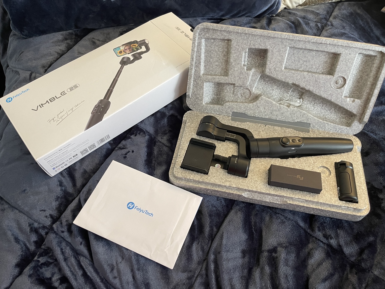 Move out sale:‼️Vimble 2S - selfie stick with tripod 2 in one thumbnail