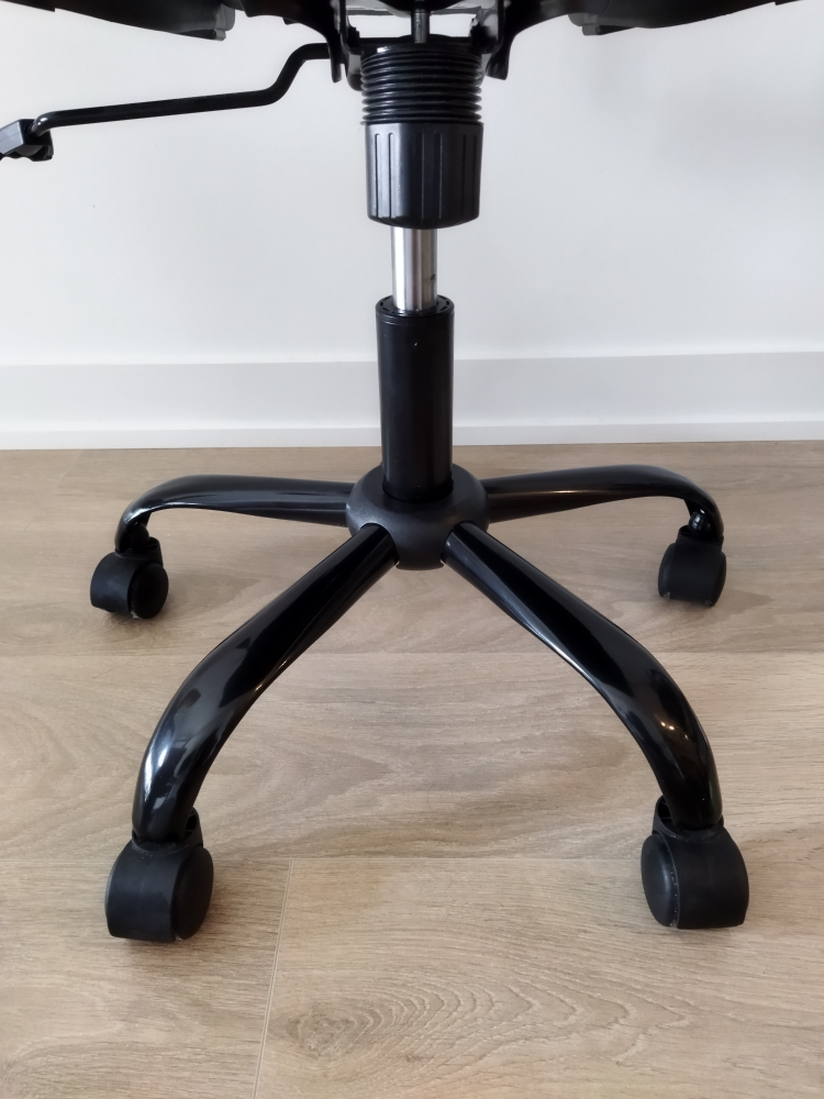 Black Mesh Office Chair - photo 2