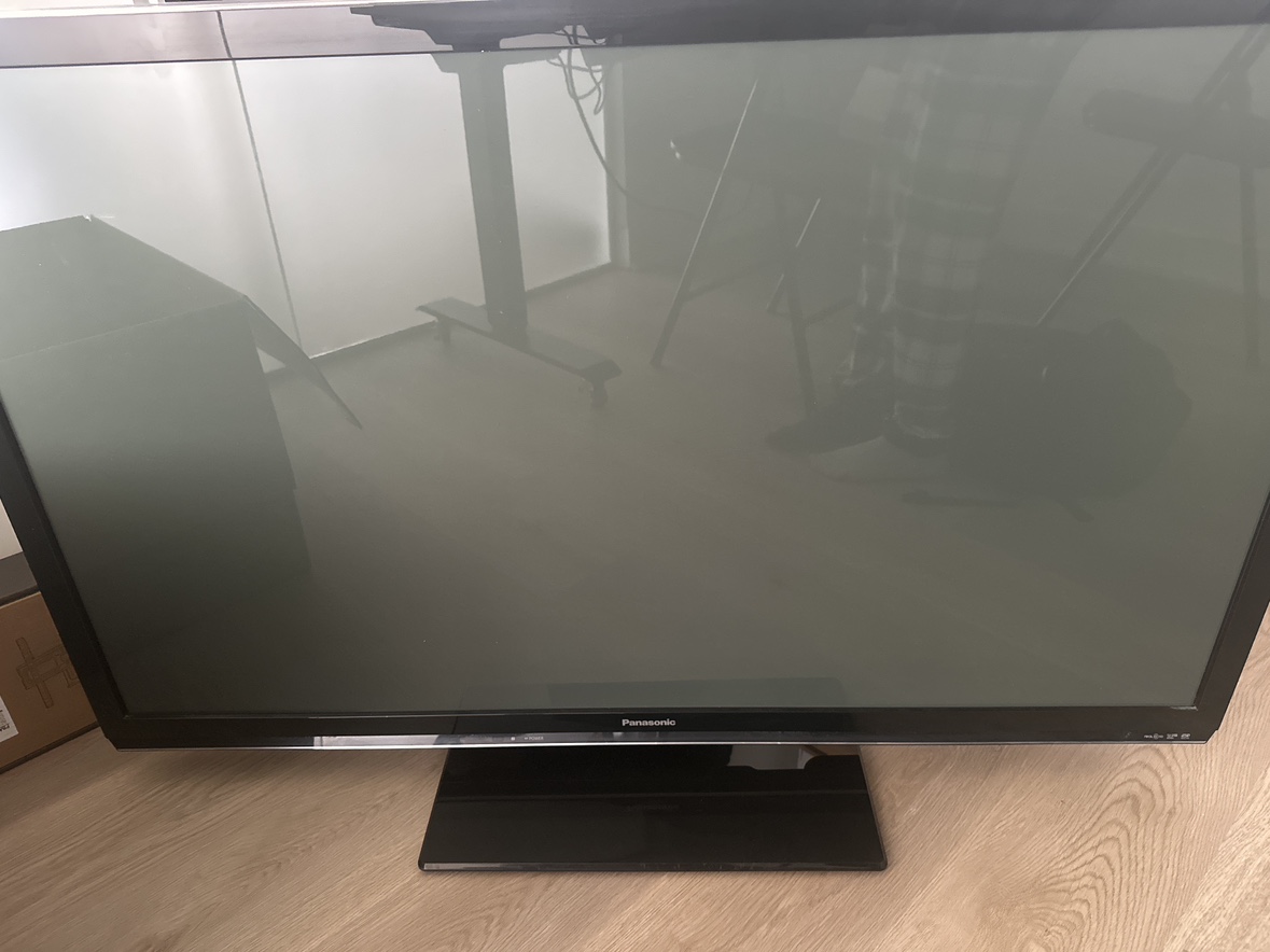 Panasonic 50 inch TV - photo 2