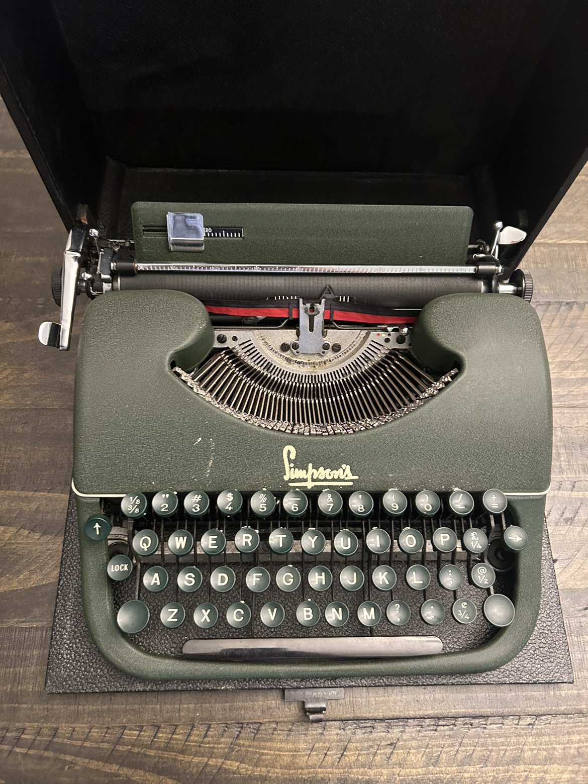 Vintage Simpson’s Canadian rare Typewriter w case - photo 3