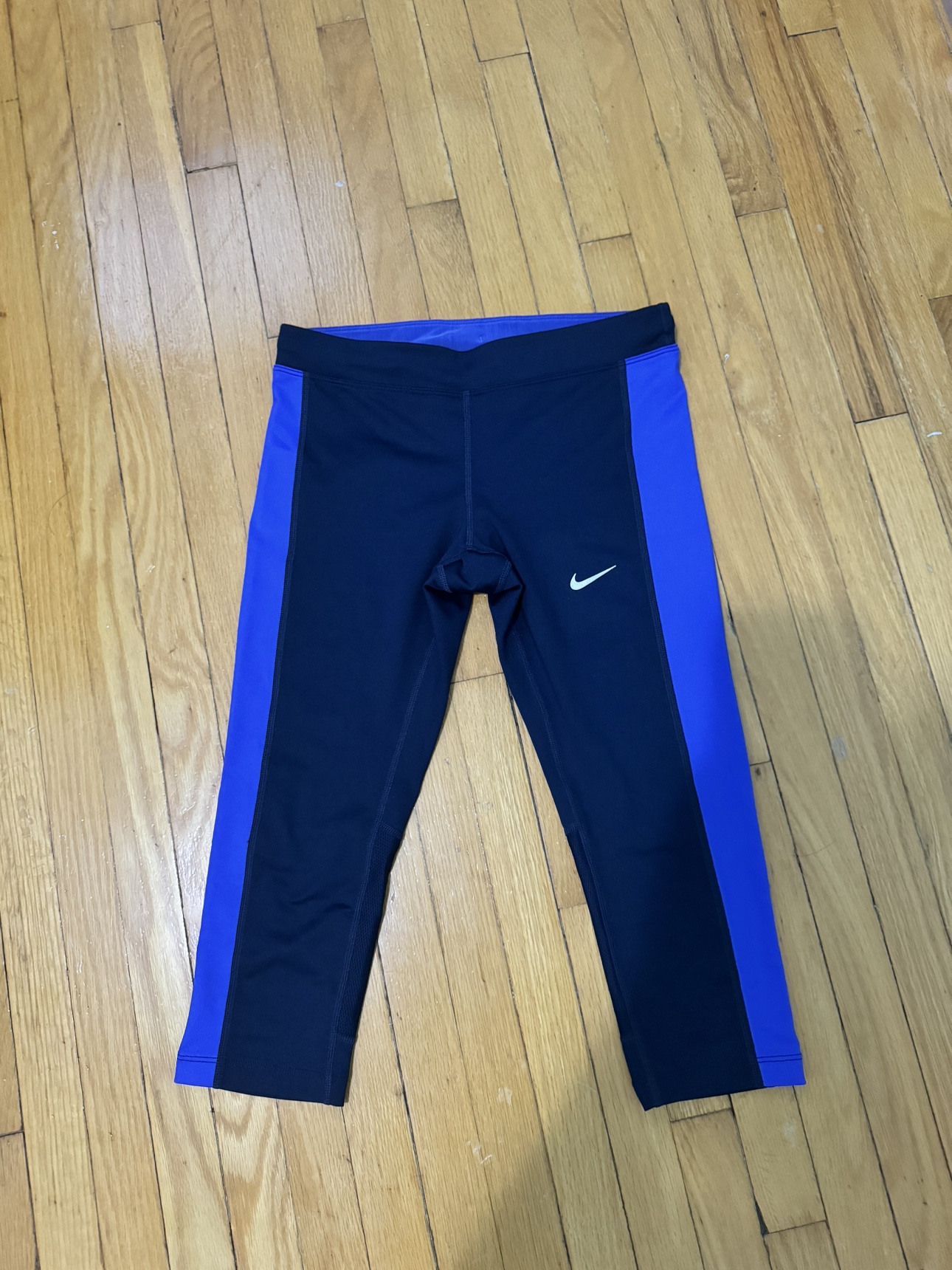 Nike Capri leggings thumbnail