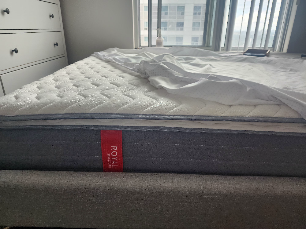 structube royal queen size mattress