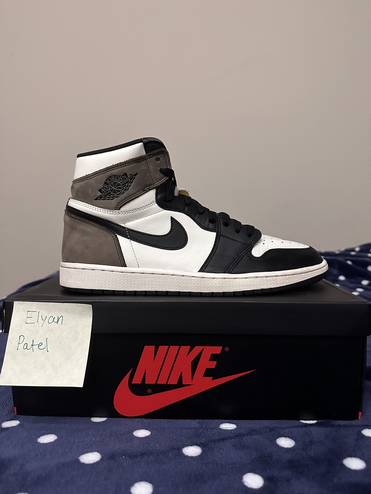 Jordan 1 Dark Mocha - Size 12