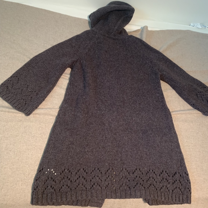 Long sweater with hood - Size M #freecycle image indicator(5)