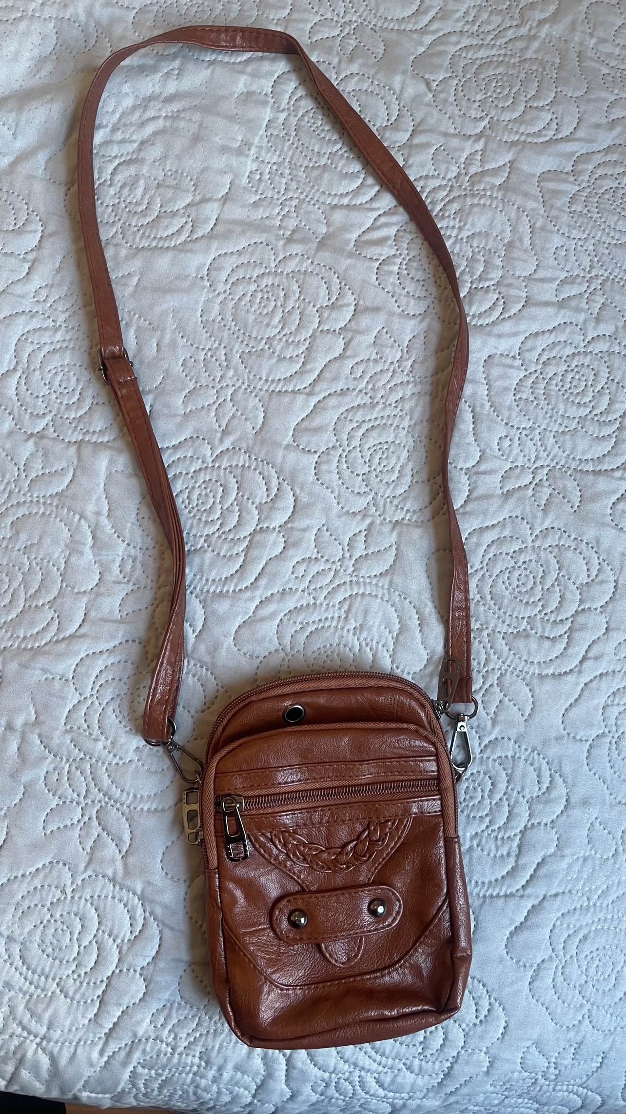 Vegan leather cellphone purse image indicator(2)