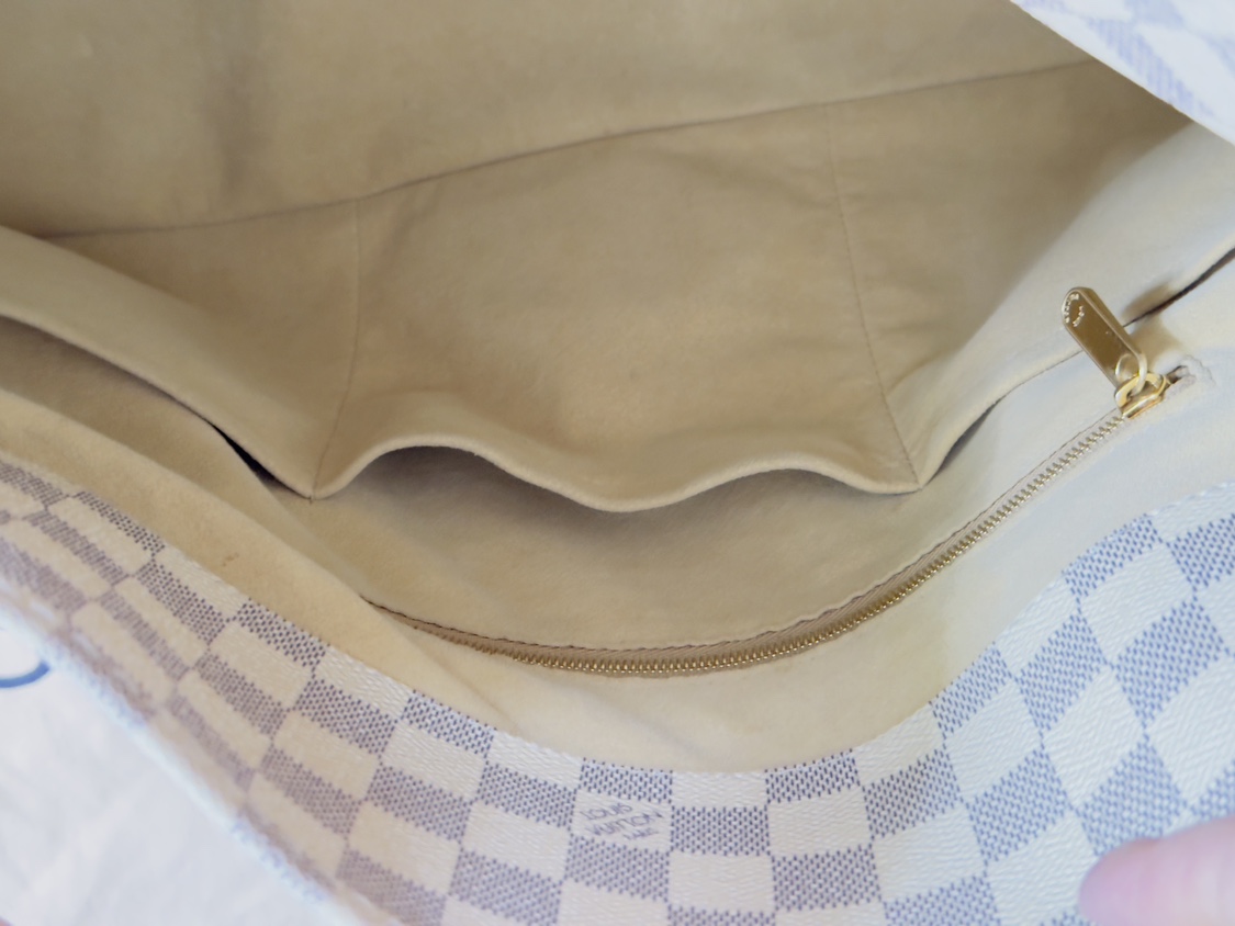 Authentic Louis Vuitton Artsy mm Azure image indicator(3)