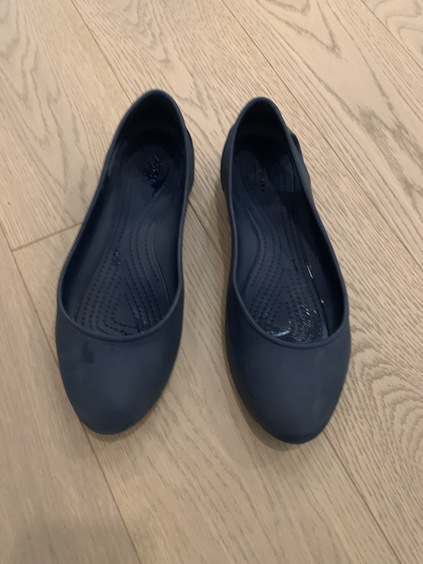 Navy croc flats size 8
