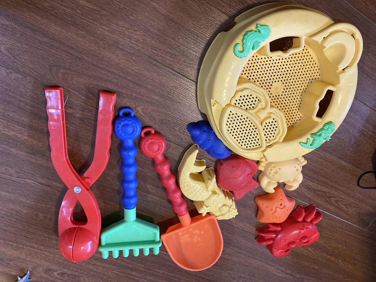 Sand toys thumbnail