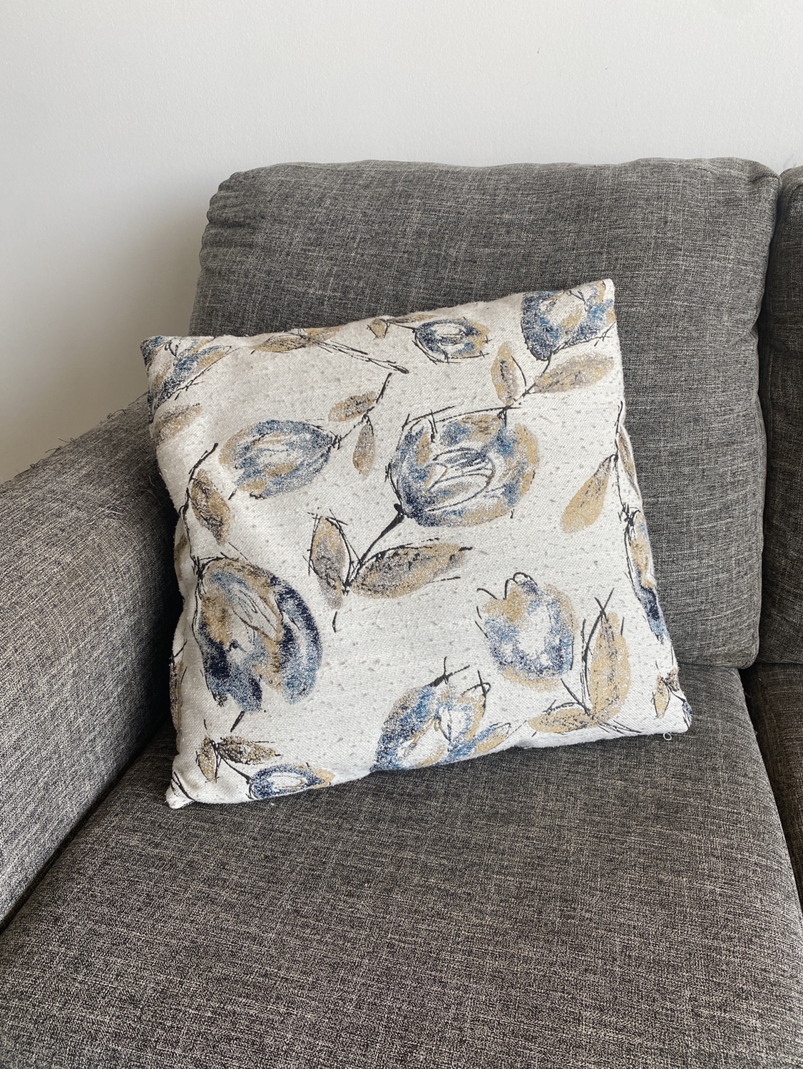 3-person L-shaped grey couch with matching cushions - photo 5