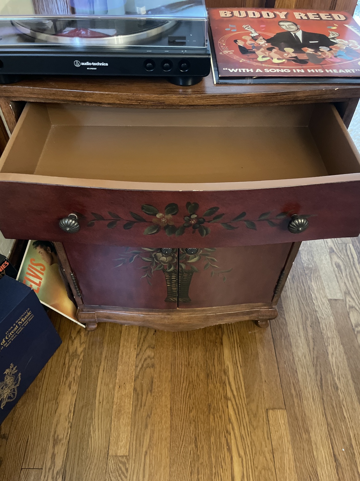 Small dresser - photo 2