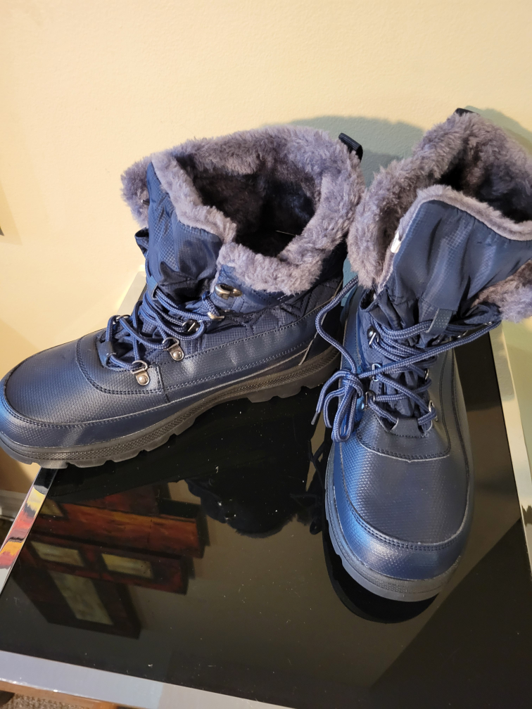 Mens Size 12 Winter Boots image indicator(2)