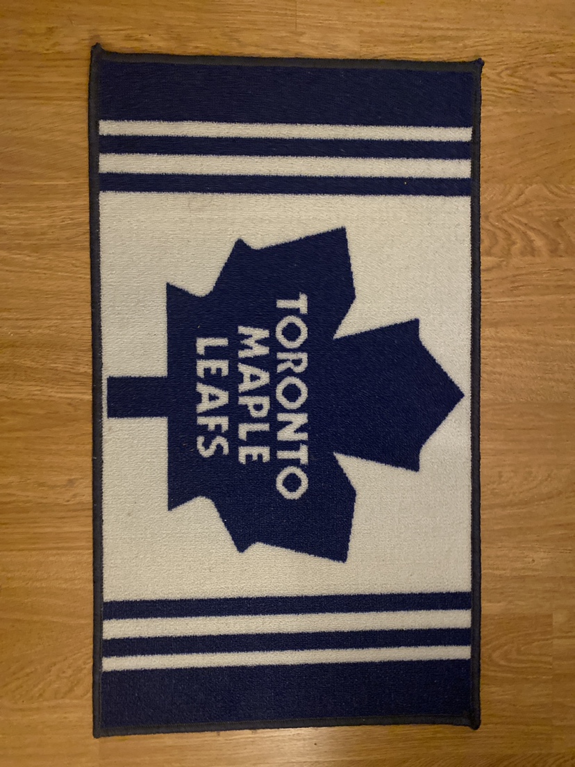 Toronto Maple leafs rug