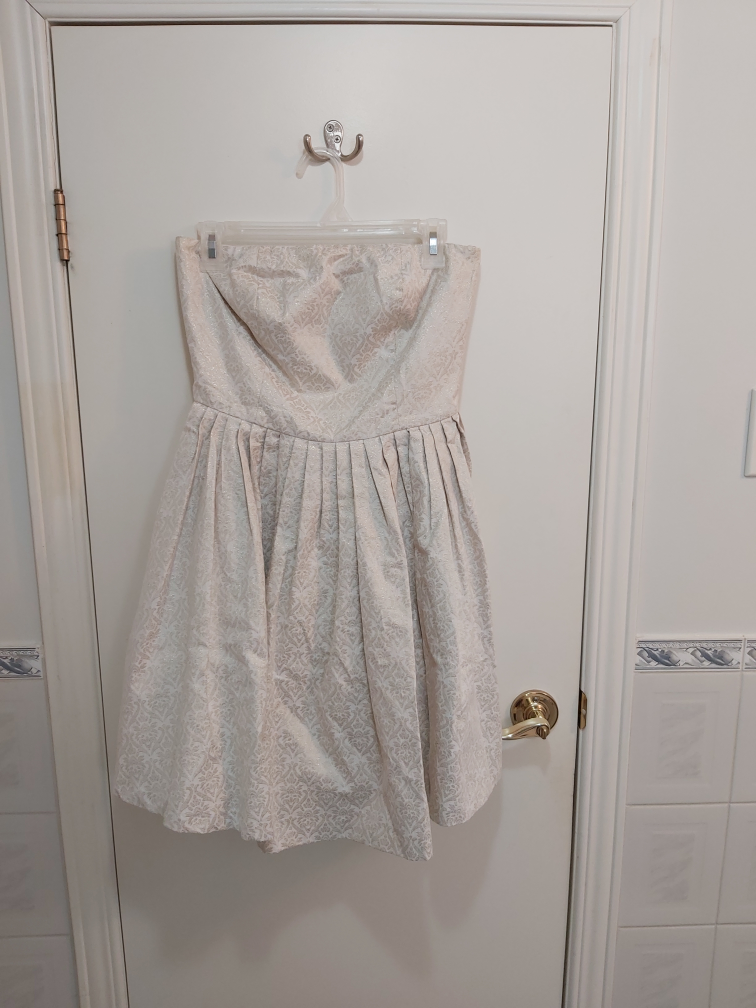 Strapless A line dress with pleats, size 2 image indicator(3)