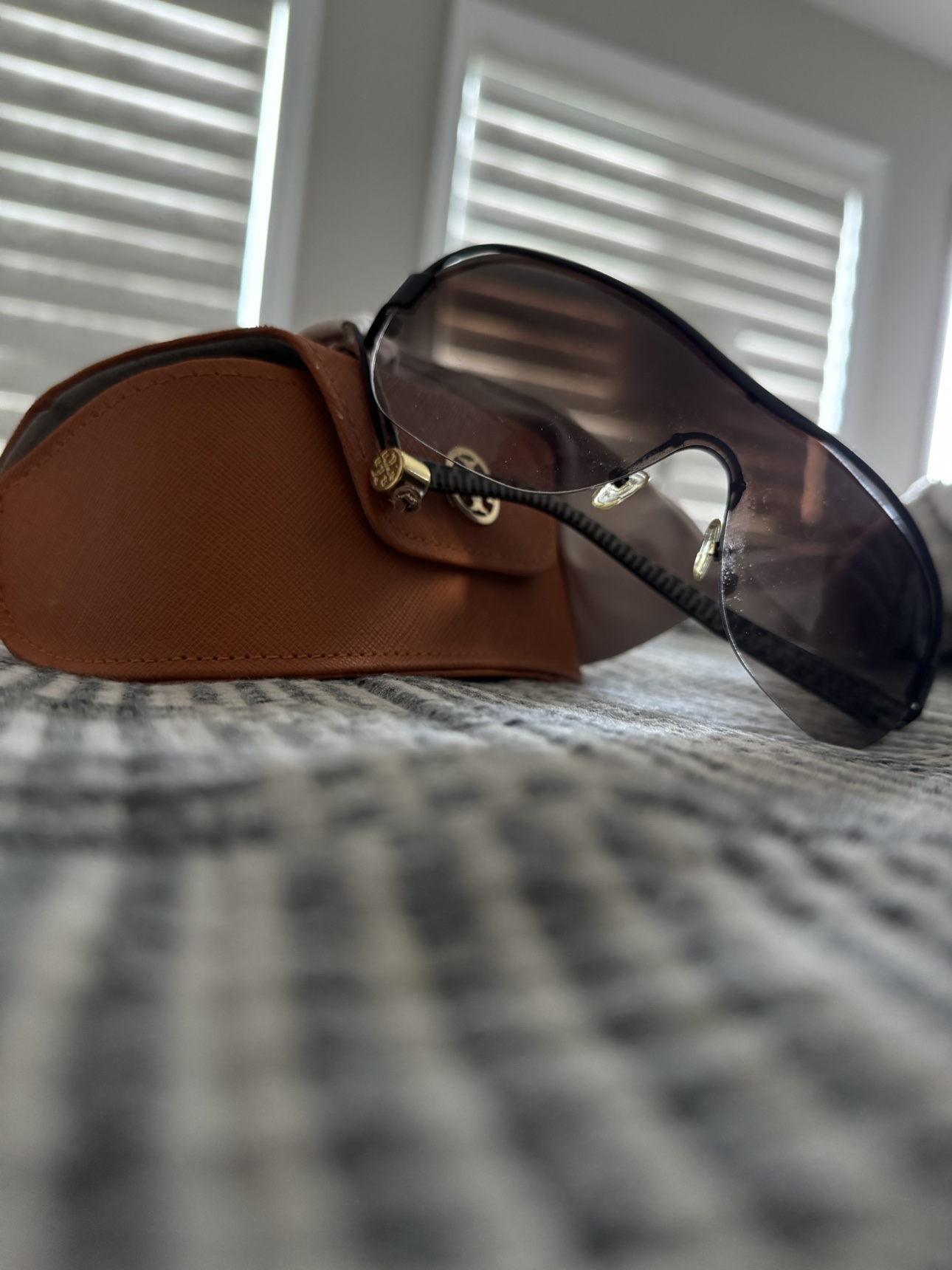 Authentic Tory Burch Sunglasses image indicator(3)