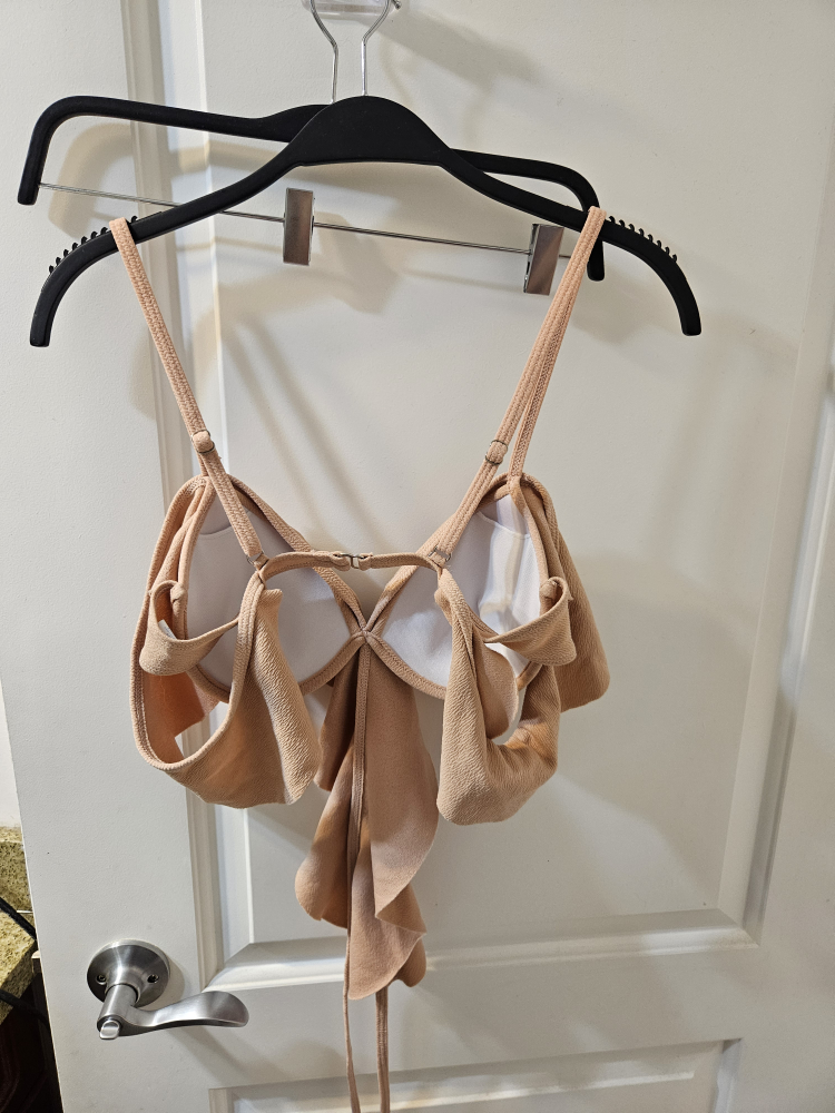 Pink Ruffled Bikini Top ⚽️ image indicator(2)