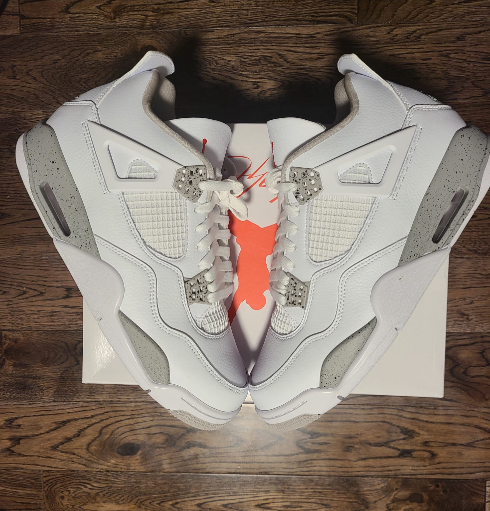 Jordan Retro 4 White oreo Size 10 shoe Basketball Shoes thumbnail