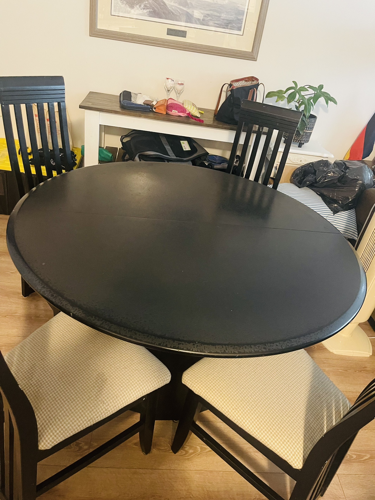 Round table with 4 chairs