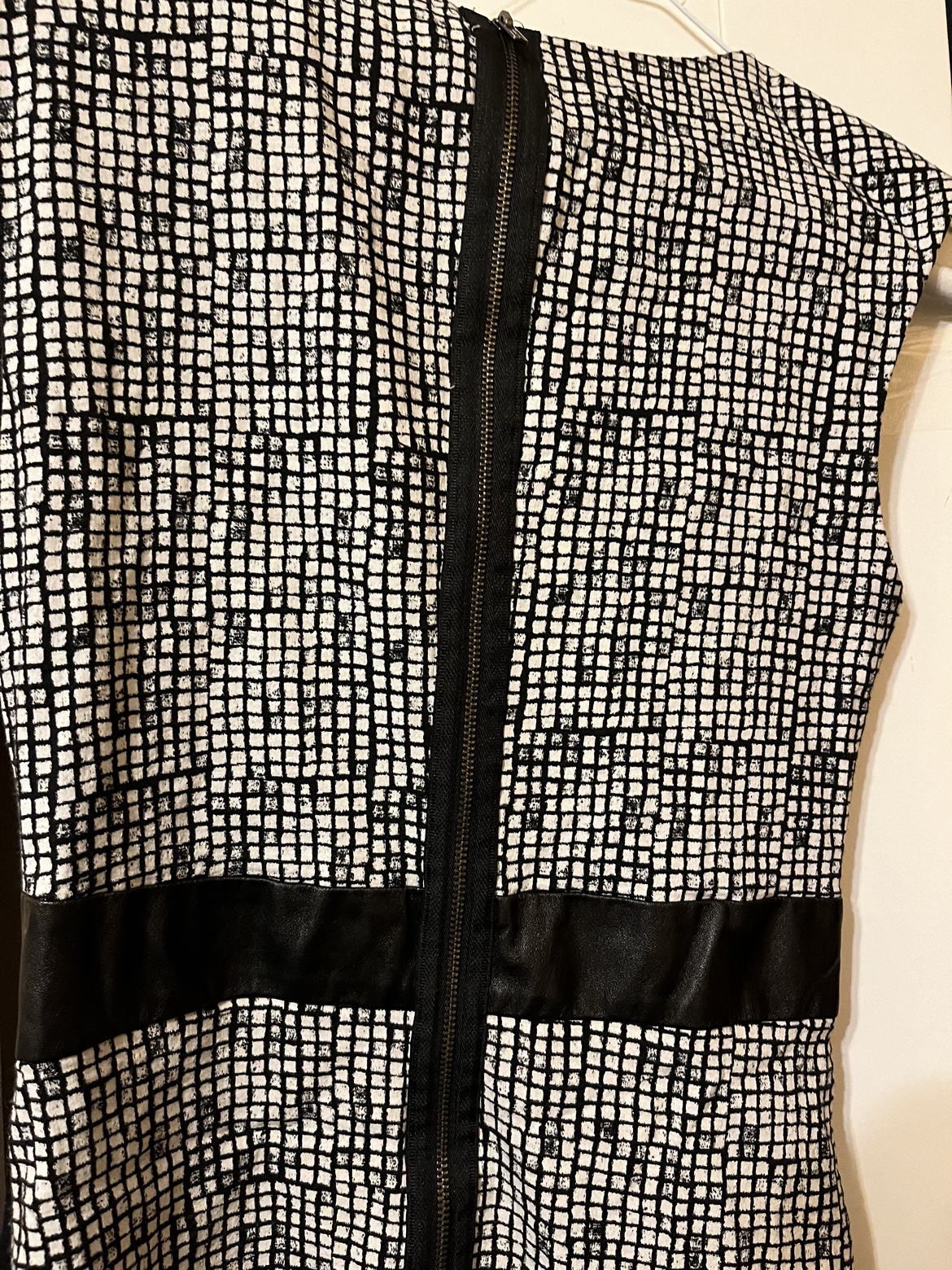 Black and white dress from Le Chateau.  Size S  Size M image indicator(3)