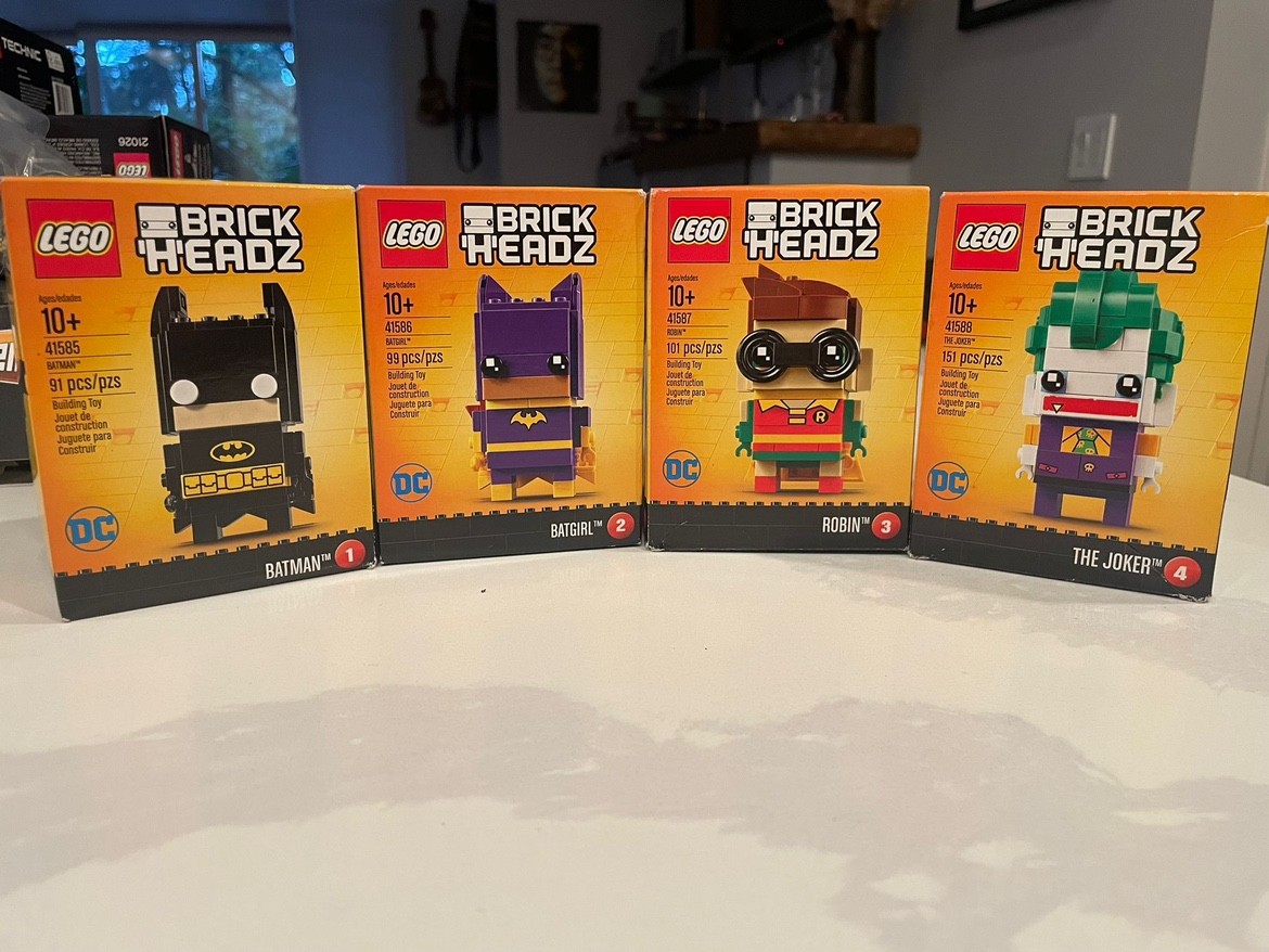 LEGO Brickheadz Batman DC full set (41585, 41586, 41587, 41588) thumbnail