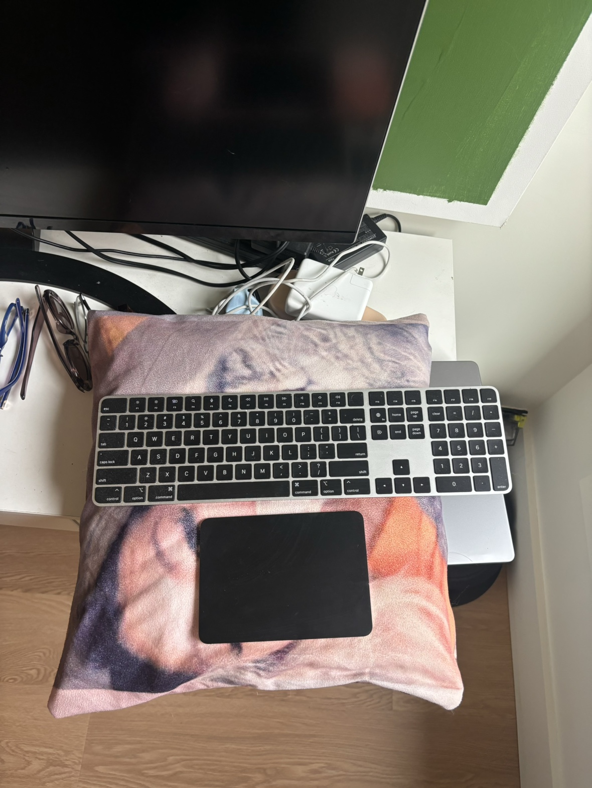 Apple Mac black keyboard and trackpad