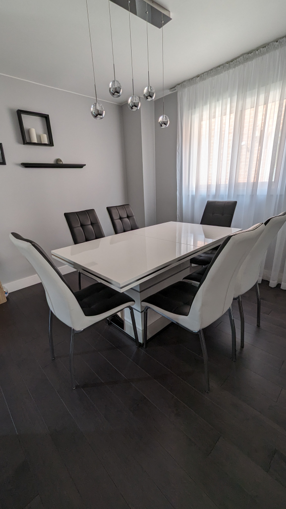 Dining table and 6 leather chairs
